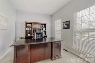 4123 Meadowview Hills Dr, Charlotte, NC 28269 - Photo 4