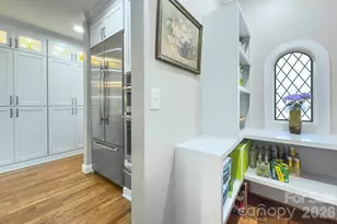 1825 Lombardy Cir, Charlotte, NC 28203 - Photo 10