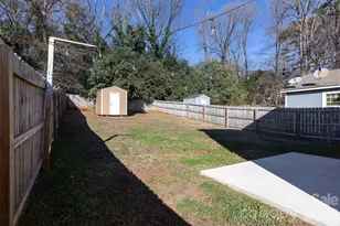 922 Berryhill Rd, Charlotte, NC 28208 - Photo 26