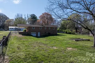 2576 Kingston St, Newton, NC 28658 - Photo 22