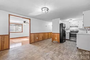 2576 Kingston St, Newton, NC 28658 - Photo 8