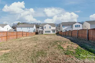 10229 Snowbell Ct, Charlotte, NC 28215 - Photo 2