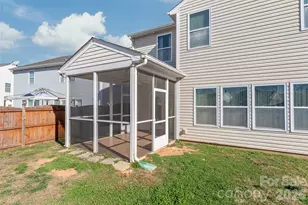 10229 Snowbell Ct, Charlotte, NC 28215 - Photo 4