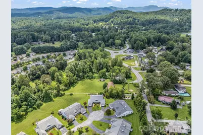 20 Country Meadows Lane, Hendersonville, NC 28792 - Photo 32