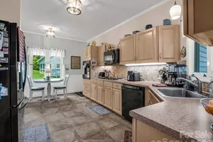 20 Country Meadows Ln, Hendersonville, NC 28792 - Photo 4