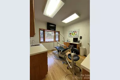 420 Harper Avenue NW, Lenoir, NC 28645 - Photo 10