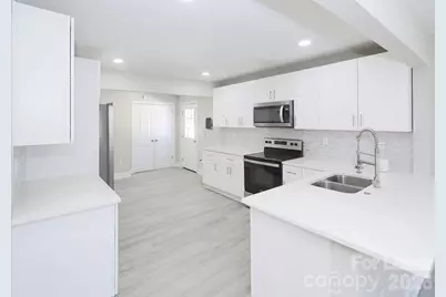 3825 Westway Drive, Charlotte, NC 28208 - Photo 8