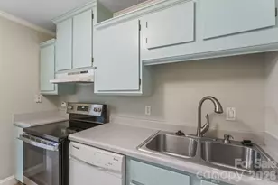 4747 Hedgemore Dr, Charlotte, NC 28209 - Photo 16