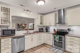 6038 Netherwood Dr, Charlotte, NC 28210 - Photo 6