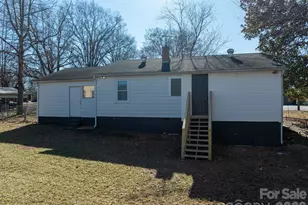 1453 19th Ave NE, Hickory, NC 28601 - Photo 4