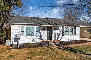 1453 19th Ave NE, Hickory, NC 28601 - Photo 2