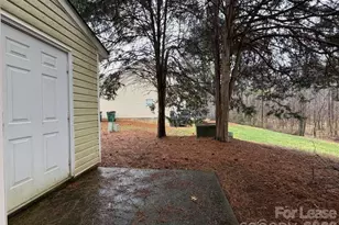 6007 Cougar Ln, Charlotte, NC 28269 - Photo 18