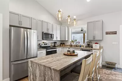 133,135 Ridge Road, Candler, NC 28715 - Photo 6