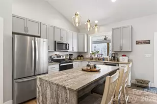 133 Ridge Rd, Candler, NC 28715 - Photo 6