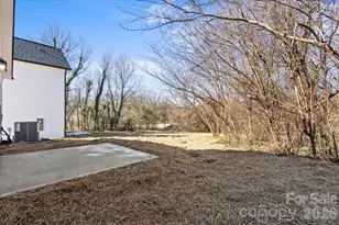 1562 7th Ave Dr SW, Hickory, NC 28602 - Photo 24