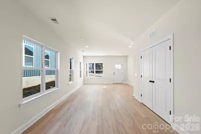 1562 7th Avenue Drive SW, Hickory, NC 28602 - Photo 4