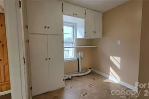 1627 Greenville Hwy, Hendersonville, NC 28792 - Photo 18