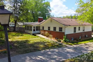 1627 Greenville Hwy, Hendersonville, NC 28792 - Photo 2