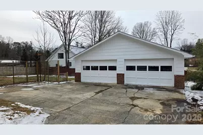 1627 Greenville Highway, Hendersonville, NC 28792 - Photo 2