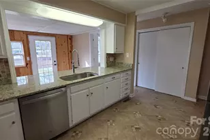 1627 Greenville Hwy, Hendersonville, NC 28792 - Photo 20