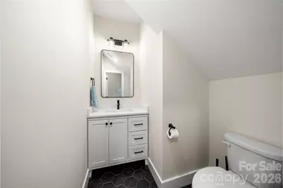 204 Maple Avenue, Marion, NC 28752 - Photo 8