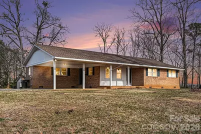 238 Lakeview Drive, Blacksburg, SC 29702 - Photo 1