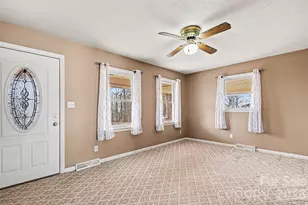 238 Lakeview Dr, Blacksburg, SC 29702 - Photo 8