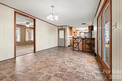 238 Lakeview Drive, Blacksburg, SC 29702 - Photo 2