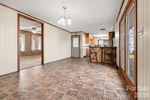 238 Lakeview Dr, Blacksburg, SC 29702 - Photo 2