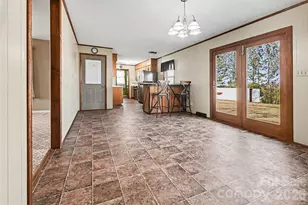 238 Lakeview Dr, Blacksburg, SC 29702 - Photo 4