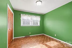 238 Lakeview Dr, Blacksburg, SC 29702 - Photo 12