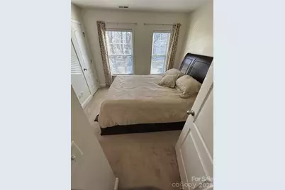 401 Hurston Circle, Charlotte, NC 28208 - Photo 20