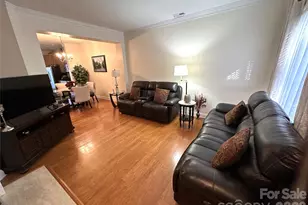 401 Hurston Circle, Charlotte, NC 28208 - Photo 6