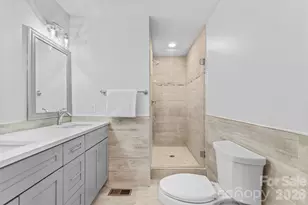 206 Hunter St, York, SC 29745 - Photo 4