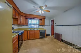 19 Swift St, Asheville, NC 28804 - Photo 10