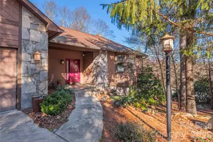 35 Hillcreek Dr, Asheville, NC 28804 - Photo 2