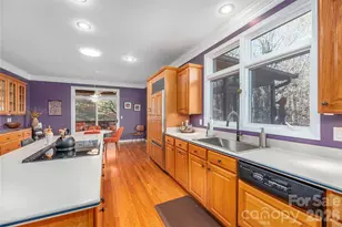 35 Hillcreek Dr, Asheville, NC 28804 - Photo 20