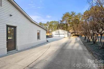 220 Valleybrook Lane, Troutman, NC 28166 - Photo 2