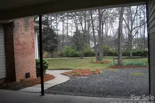 310 Cedarwood Ln, Matthews, NC 28104 - Photo 4