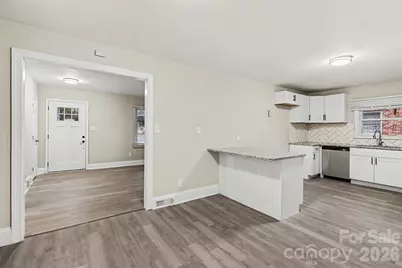 5448 Kinsale Lane, Charlotte, NC 28215 - Photo 8