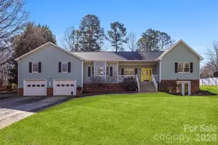 601 Elmwood Cir, Dallas, NC 28034 - Photo 1