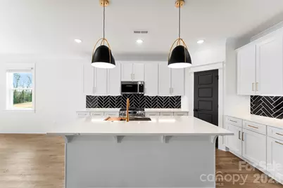 135 Harbourtown Drive, Kings Mountain, NC 28086 - Photo 2