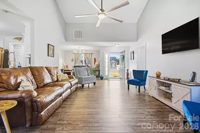 109 N Sunberry Trail, Fletcher, NC 28732 - Photo 4