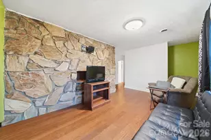 140 29th Ave Dr NW, Hickory, NC 28601 - Photo 6