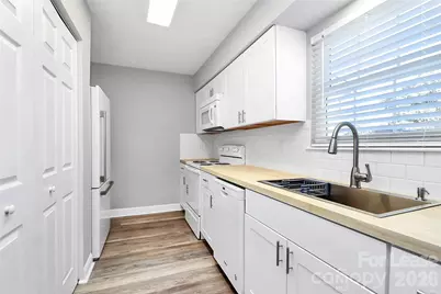 11013 Park Road, Charlotte, NC 28226 - Photo 14