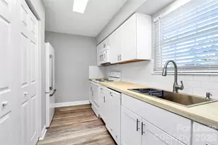 11013 Park Rd, Charlotte, NC 28226 - Photo 14