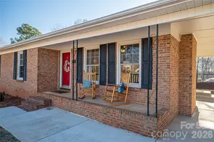 1466 Pressley Dr, Lincolnton, NC 28092 - Photo 1