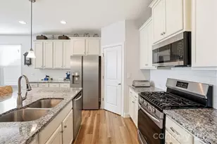 1022 Mendenhall St, Indian Trail, NC 28079 - Photo 4