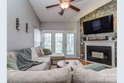 8603 Fox Chase Lane, Charlotte, NC 28269 - Photo 6