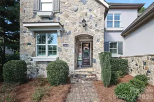 13418 Castleford Dr, Mint Hill, NC 28227 - Photo 2